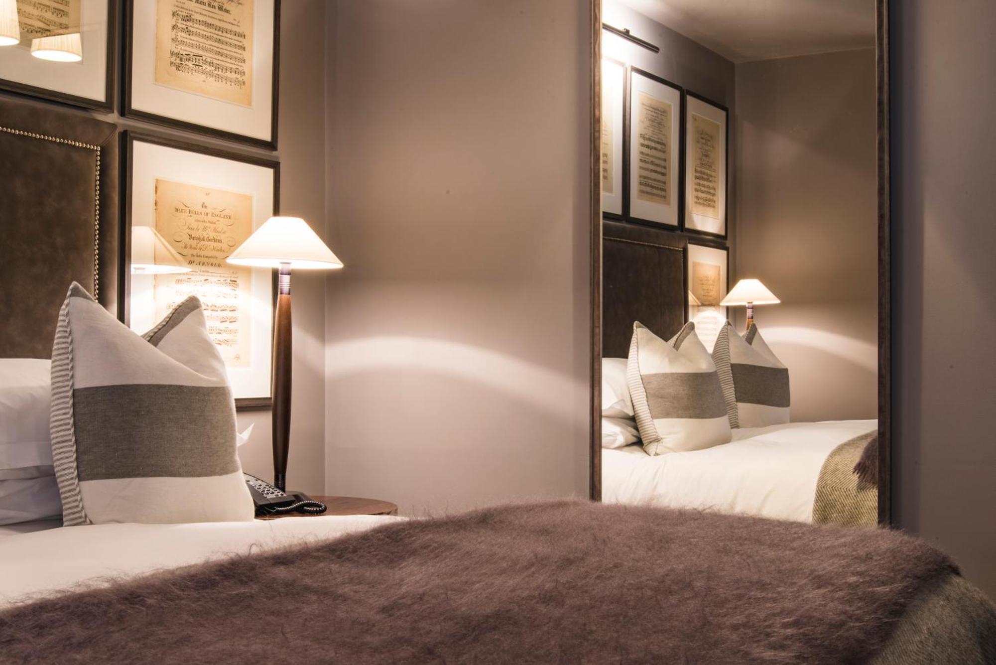 Отель Dakota Leeds Лидс Экстерьер фото A bedroom at the hotel