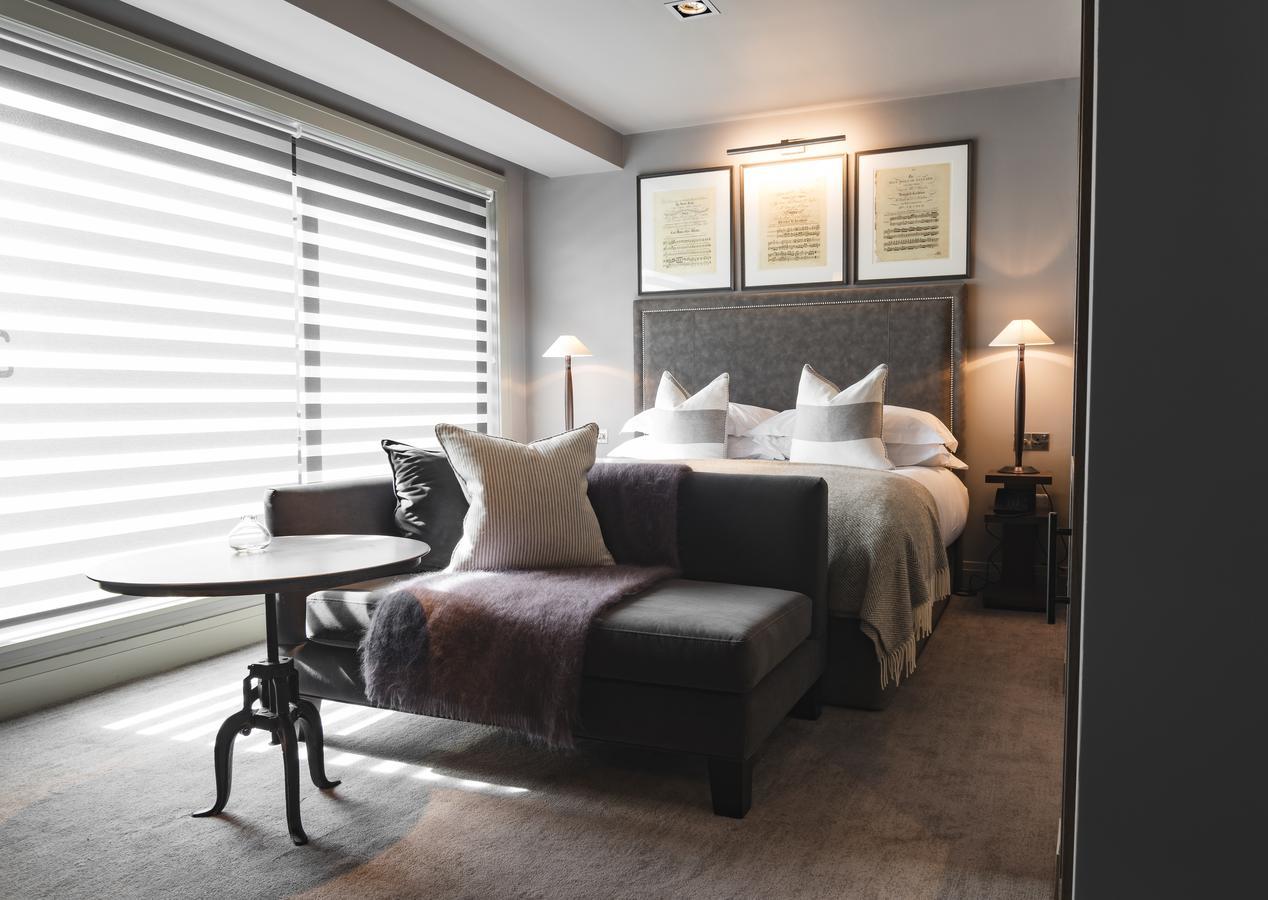 Отель Dakota Leeds Лидс Экстерьер фото A bedroom at The Ivy Hotel
