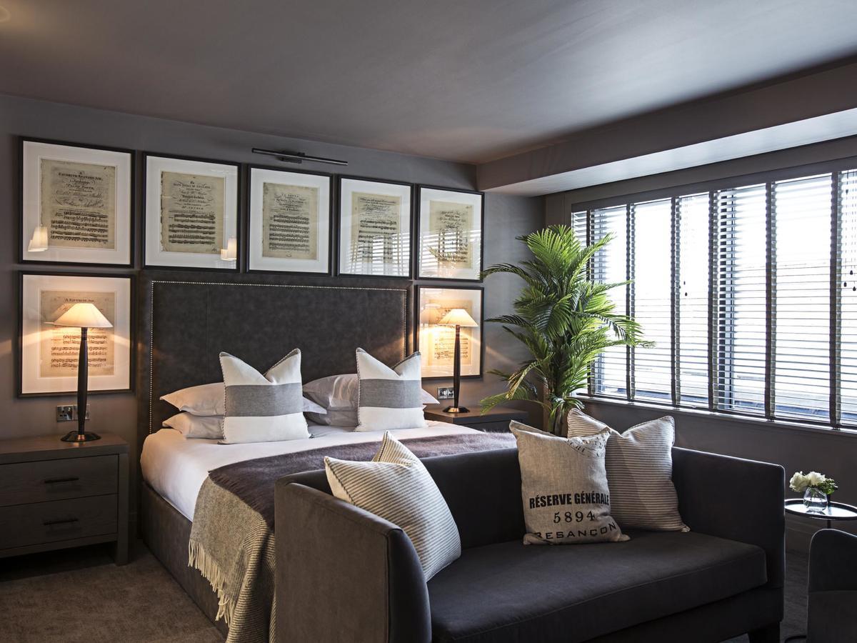 Отель Dakota Leeds Лидс Экстерьер фото A bedroom at the hotel