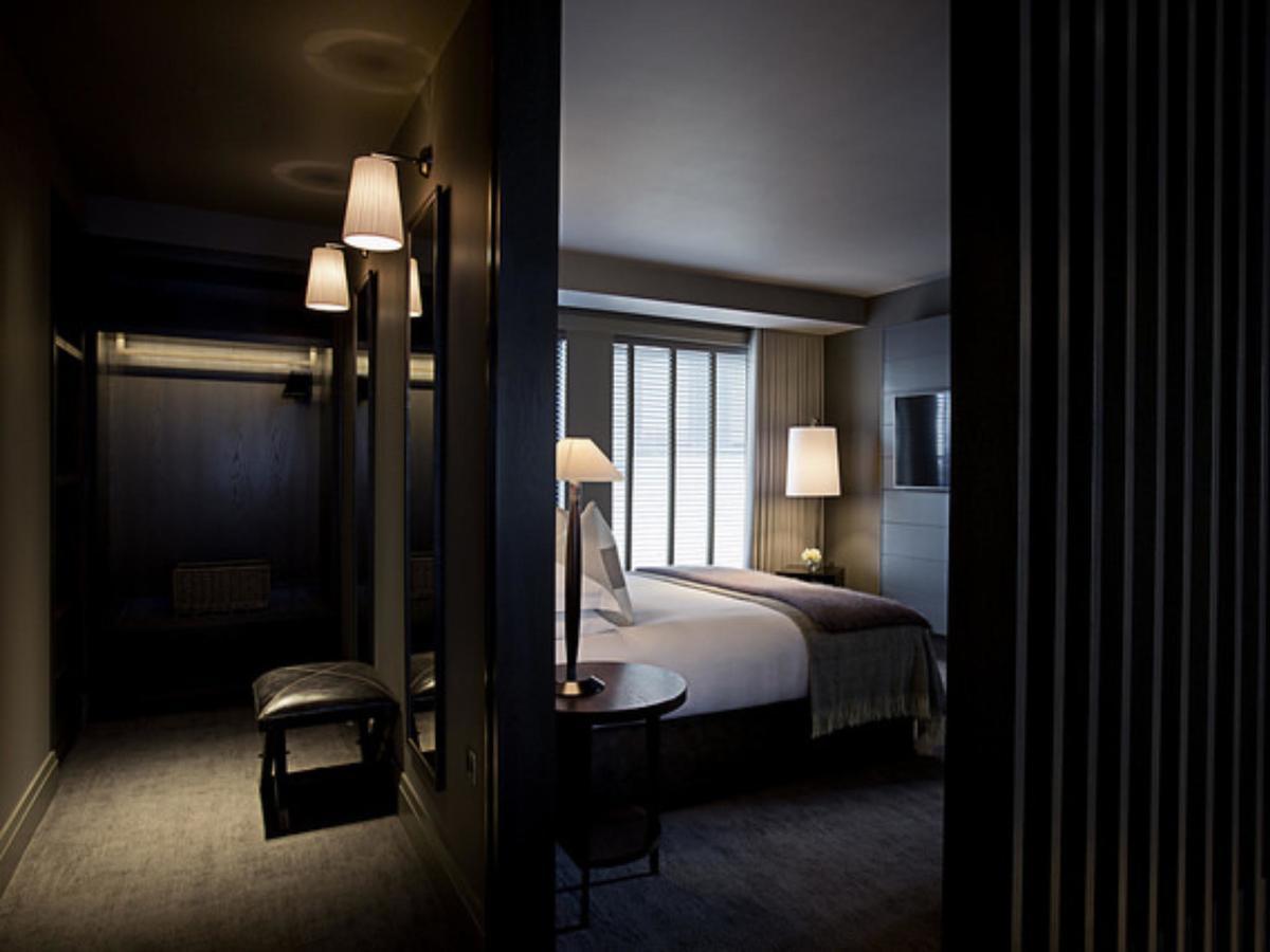 Отель Dakota Leeds Лидс Экстерьер фото A bedroom at the London Edition