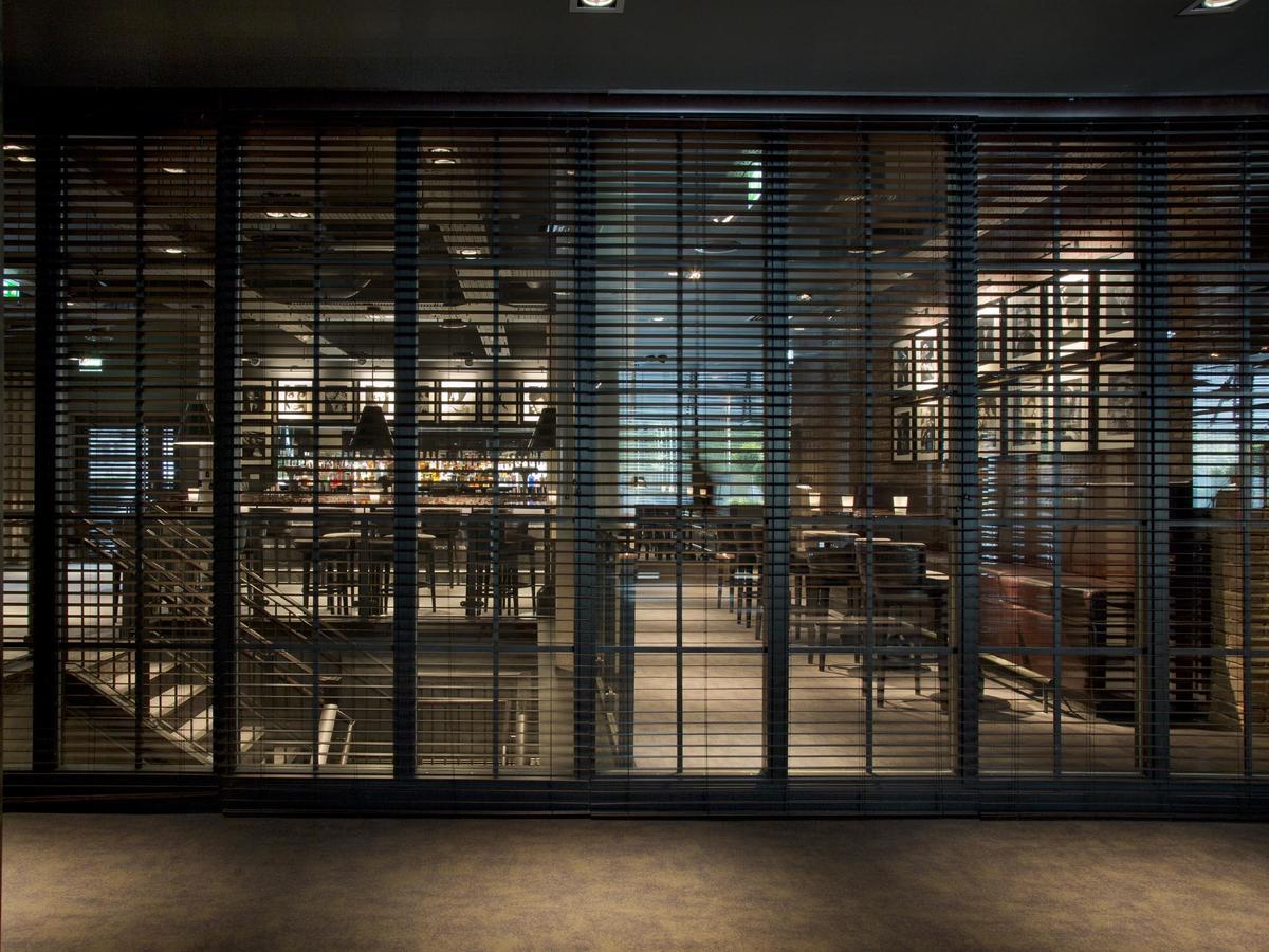 Отель Dakota Leeds Лидс Экстерьер фото The interior of the library