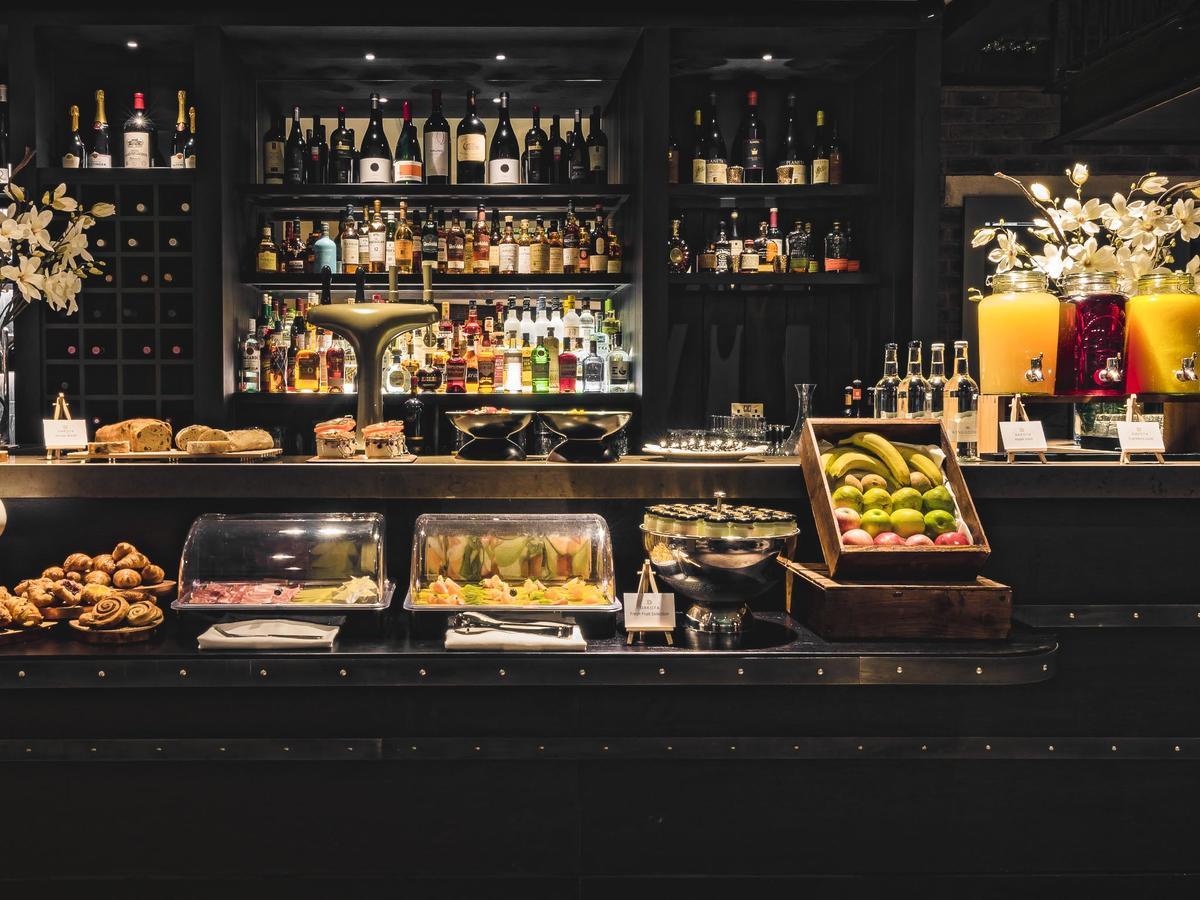 Отель Dakota Leeds Лидс Экстерьер фото The bar at the Mandarin Oriental, Munich