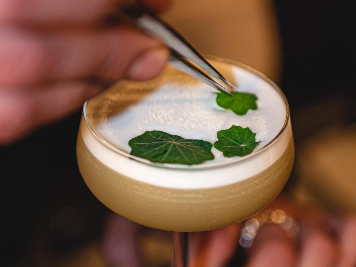 Отель Dakota Leeds Лидс Экстерьер фото A grasshopper cocktail